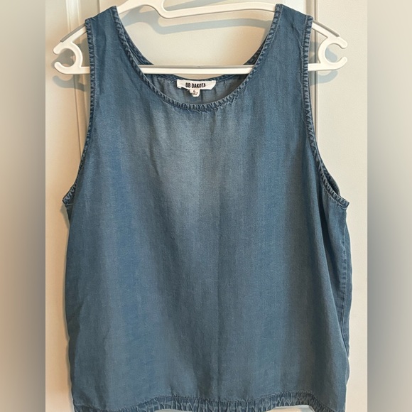 NWOT - Bb Dakota - Sleeveless Chambray Top - Layered Back - Size Large - Picture 3 of 5